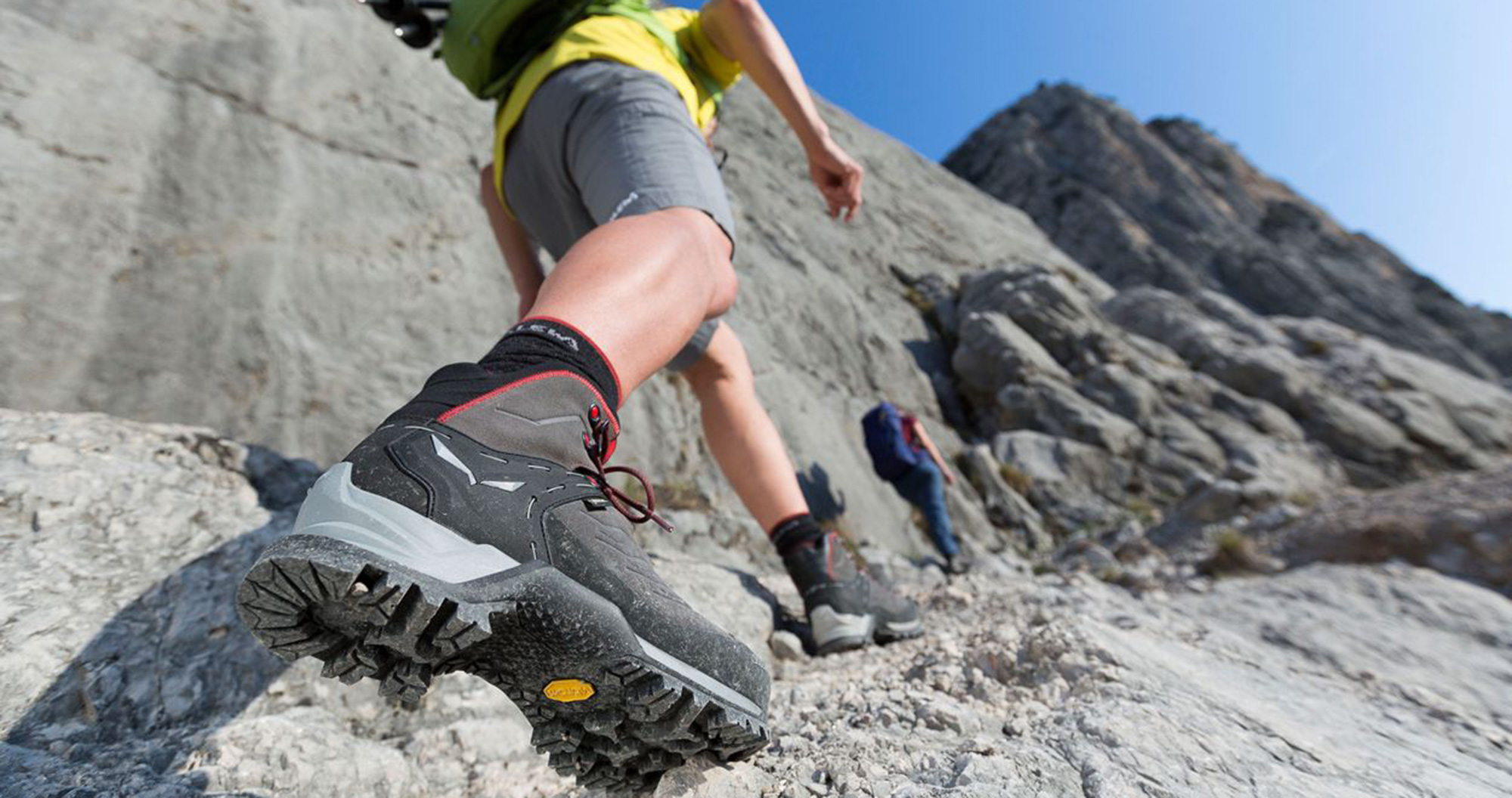 Scarpe da trekking SALEWA - Jr Wildfire Wp 64009-0986 Black Out/Cactus -  Unisex | escarpe.it