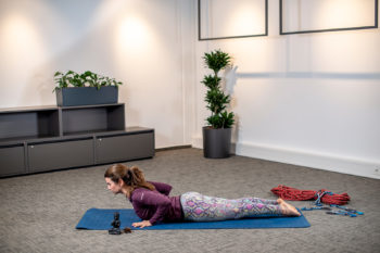 Posizione del cane a testa in su