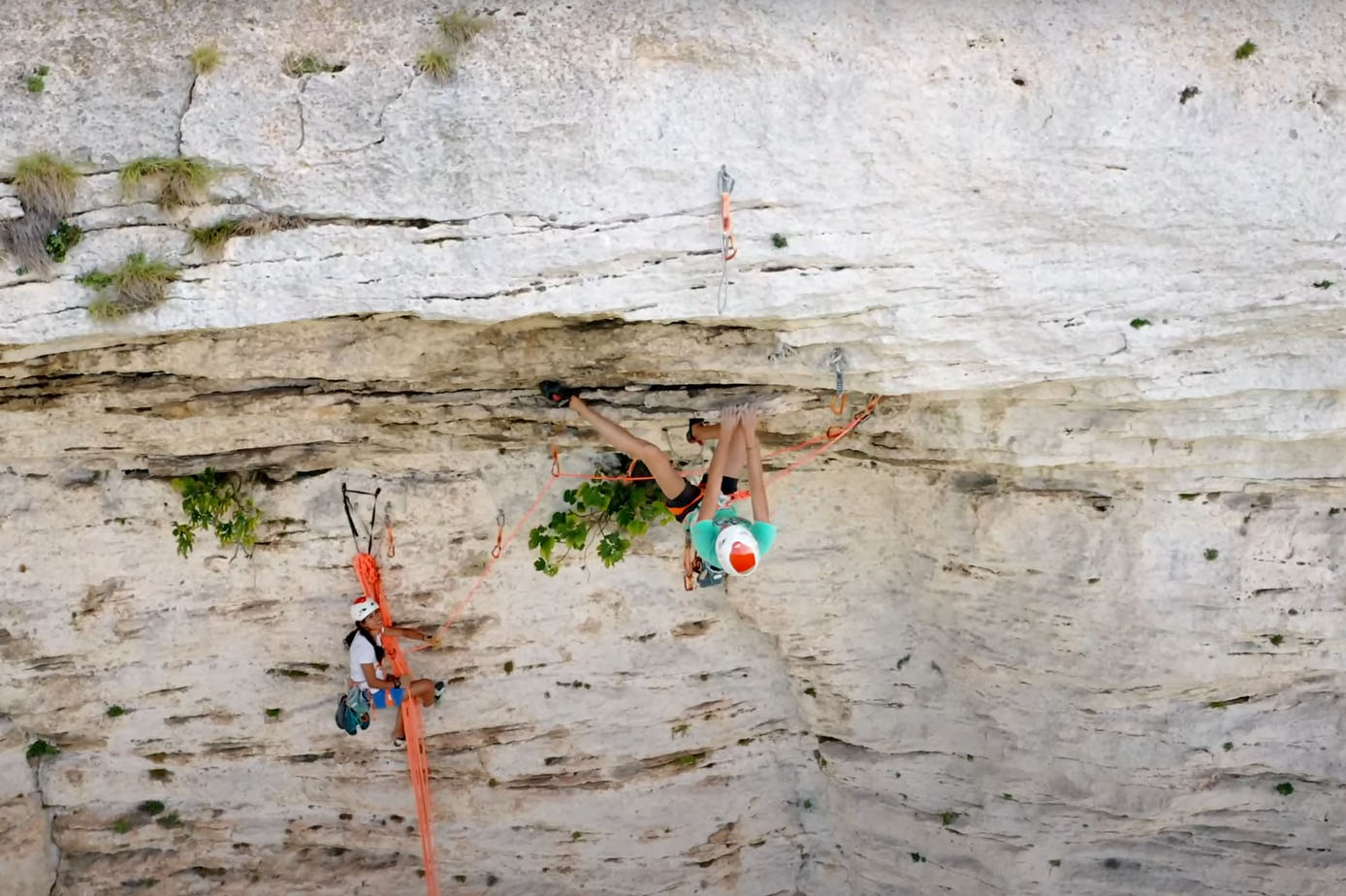 Federica Mingolla e Wafaa Amer nelle riprese del Petzl Legend Tour Italia