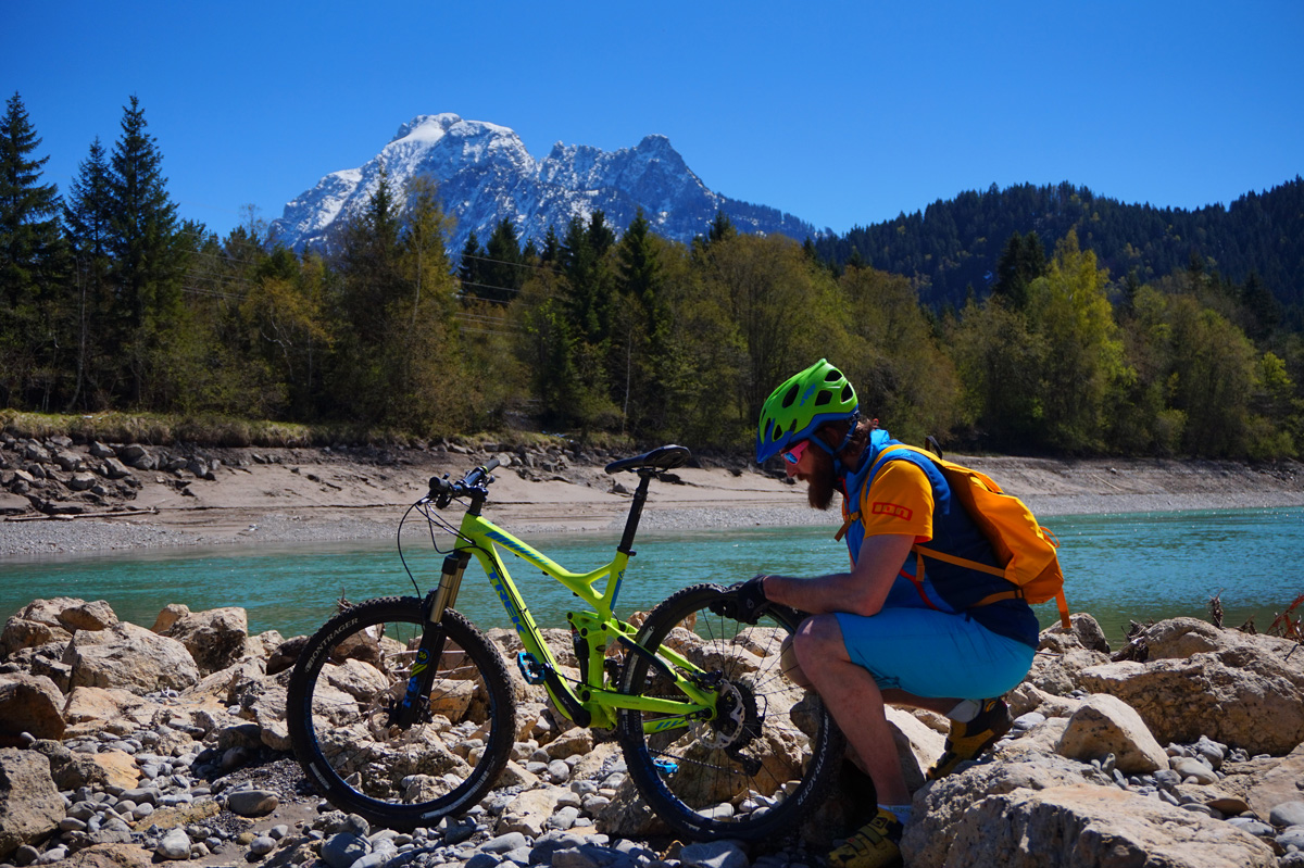 La disavventura di gran lunga più comune a tutti i ciclisti è la gomma a terra. Ma niente panico: si può facilmente rimediare seguendo pochi passi.
