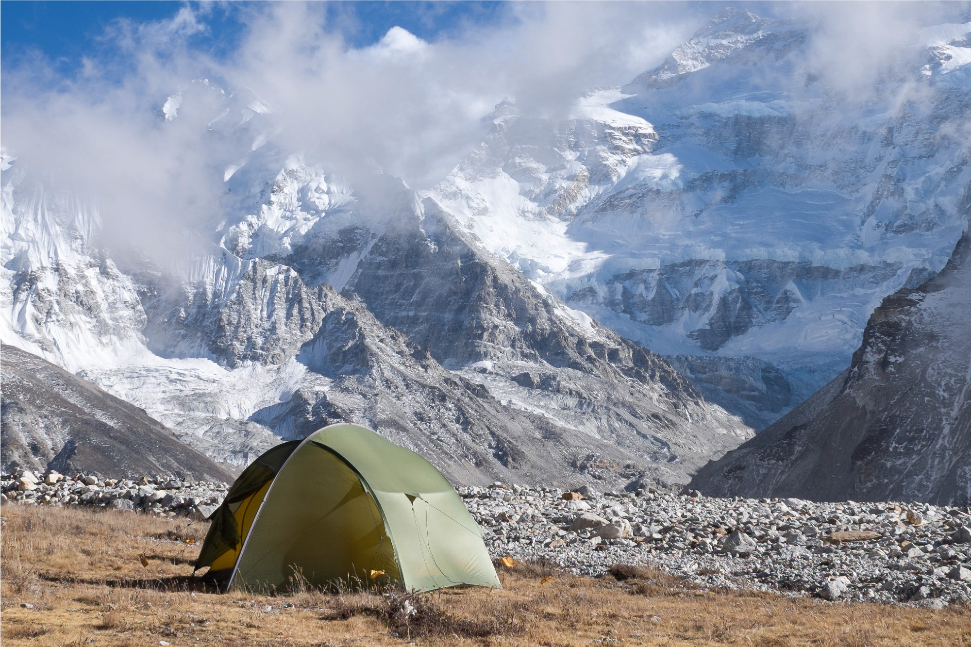 Una tenda in montagna