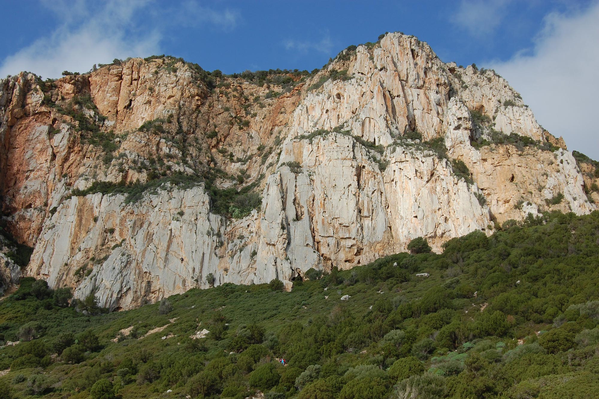 Le pareti del Castello dell'Iride, Masua