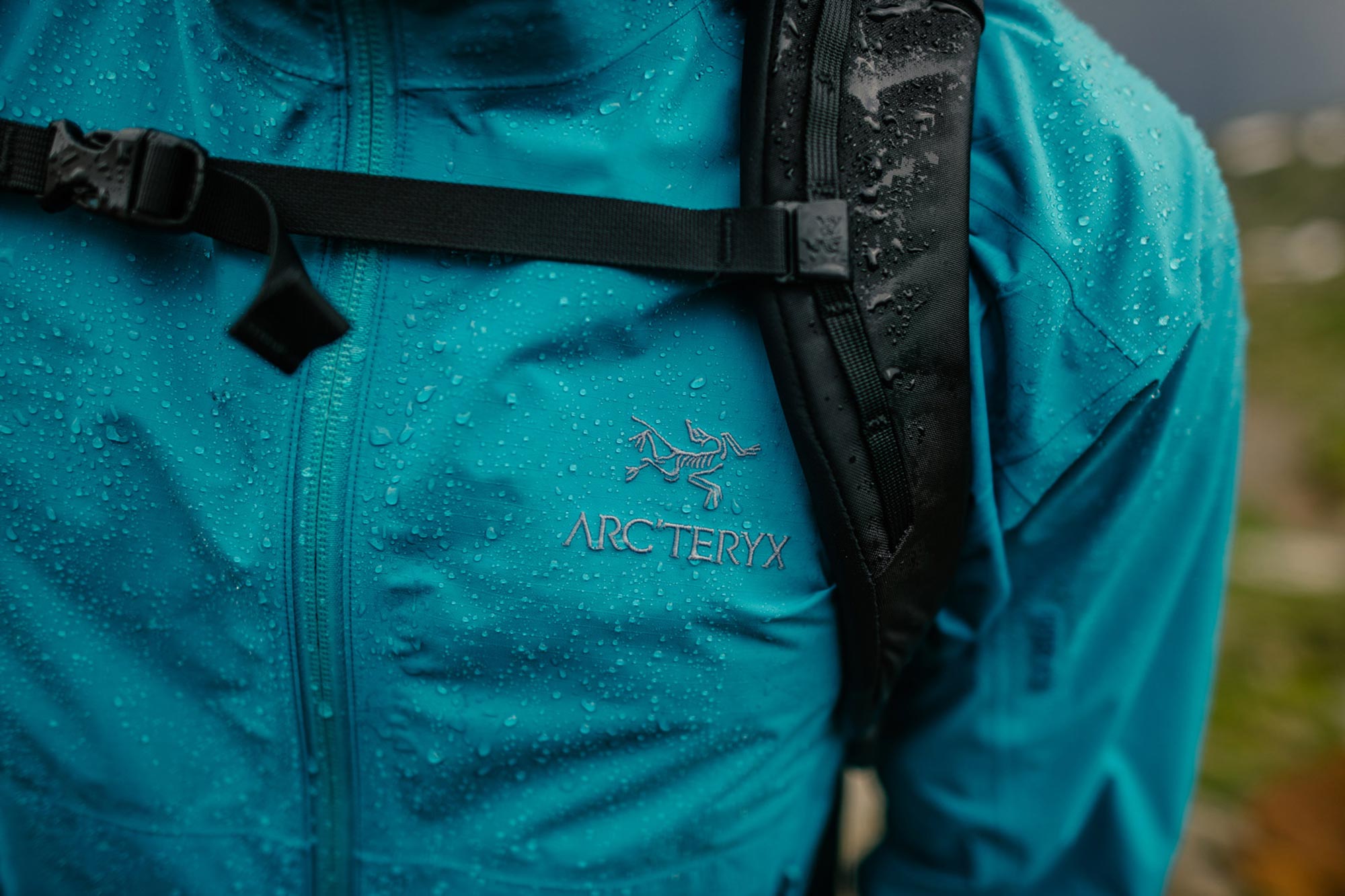 Impermeabilità garantita: che si tratti di Paclite, Active o Gore-Tex Pro, i gusci in Gore-Tex hanno una promessa di garanzia.