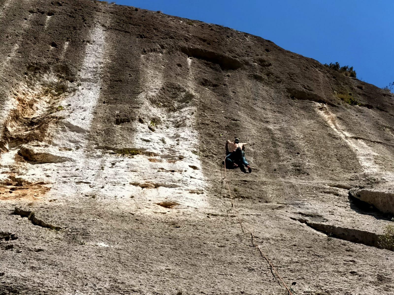 Buchi, gocce e tacche...la sinfonia della roccia finalese